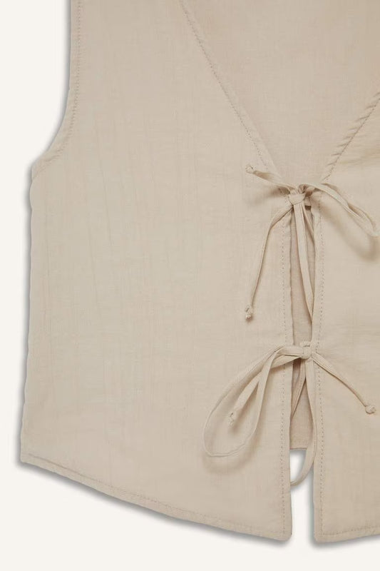 Regular Fit V Yaka Bağlamalı Krinkıl Kumaş Kolsuz Bluz